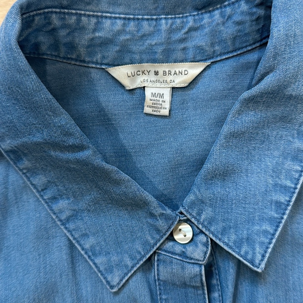 Lucky Brand button down denim in shirt - Picture 2 of 3